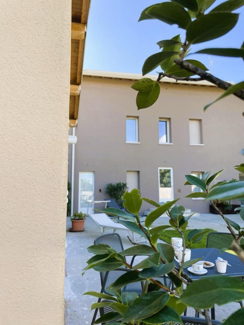 Cavecchie Desenzano Apartment Desenzano del Garda Exterior photo
